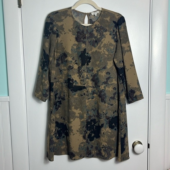 Aritzia Wilfred Myosotis Abstract Floral Minimalist Lagenlook Shift Dress - Picture 2 of 15